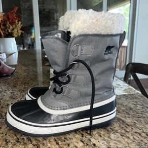 Sorel Grey Waterproof/Snow Boots NL3483-052  6.5